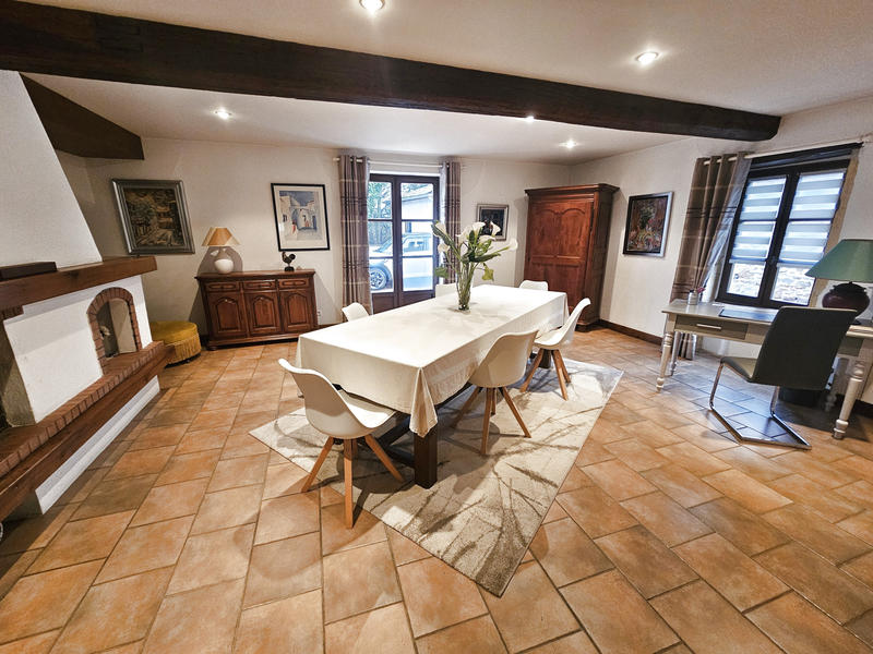 Propriété - 250 m² - 5 pièces