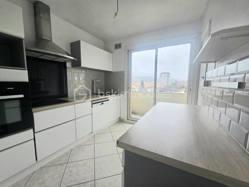 Appartement - 97 m² - 4 pièces