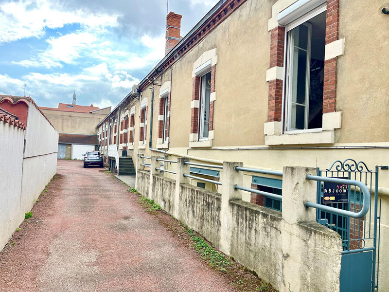 Maison - 361 m² - 10 pièces