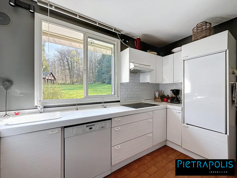 Maison - 224 m² - 7 pièces