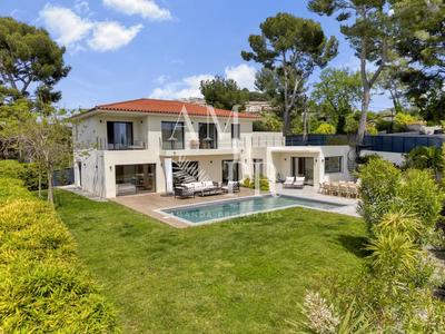 Villa - 247 m² - 6 pièces