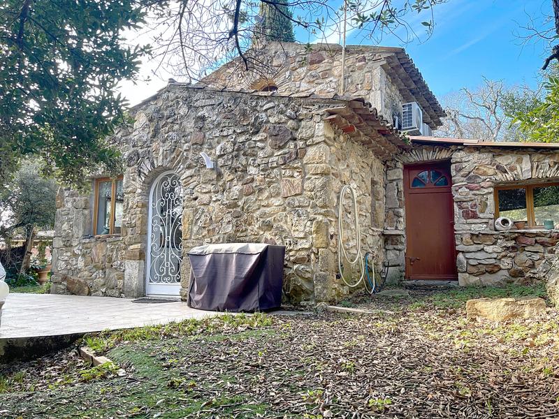 Villa - 180 m² - 6 pièces