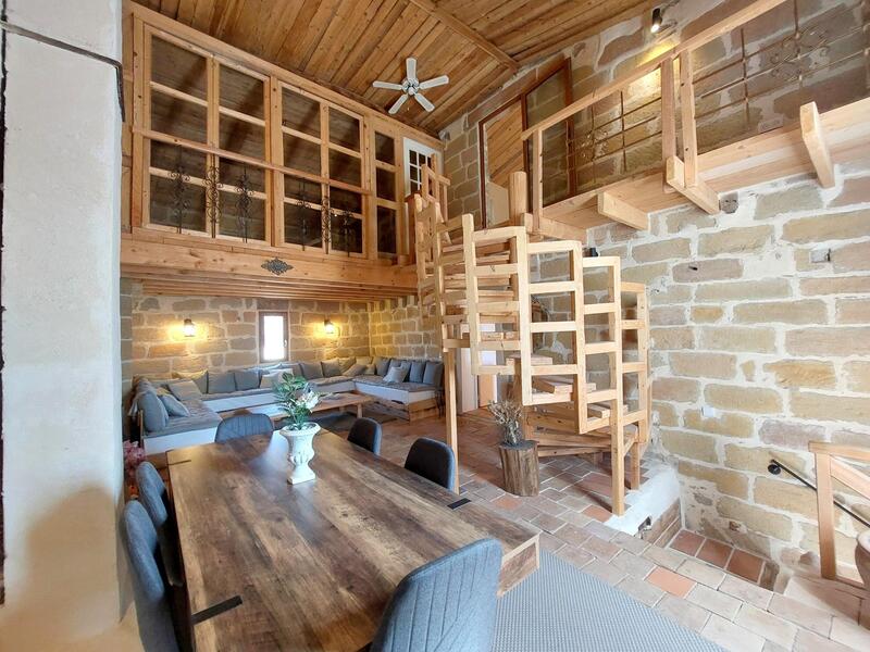 Maison - 140 m² - 5 pièces