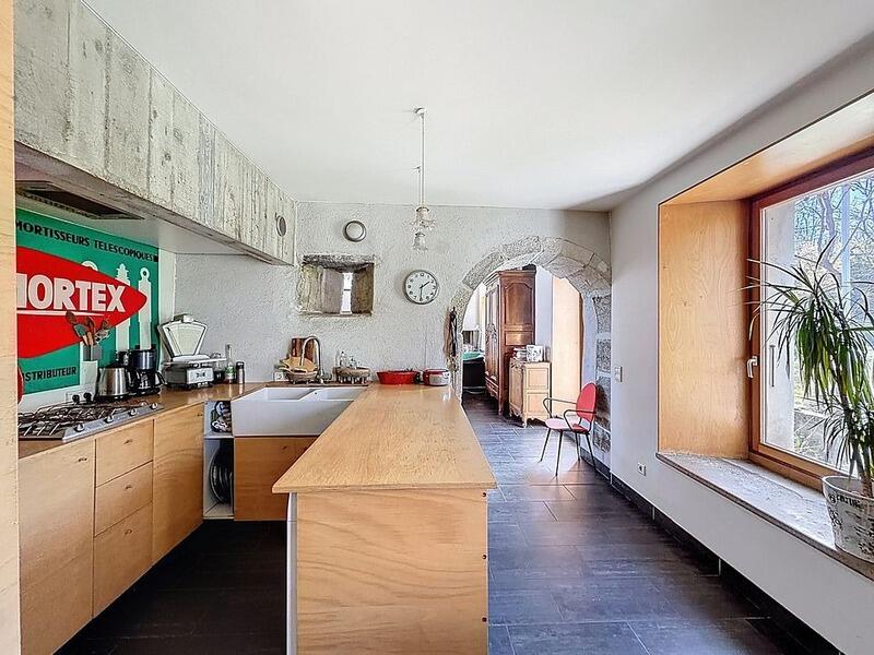 Maison - 475 m² - 9 pièces