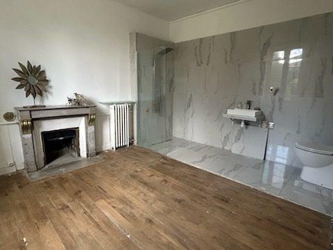 Maison - 190 m² - 8 pièces