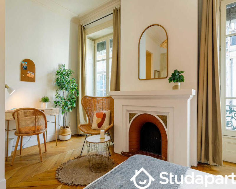 Chambre - 120 m² - 1 pièce