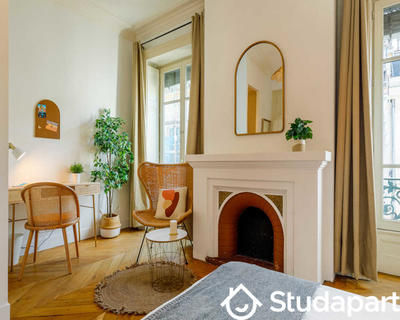 Chambre - 120 m² - 1 pièce