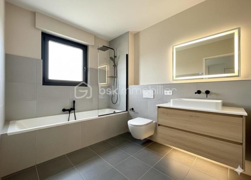 Appartement - 64 m² - 2 pièces