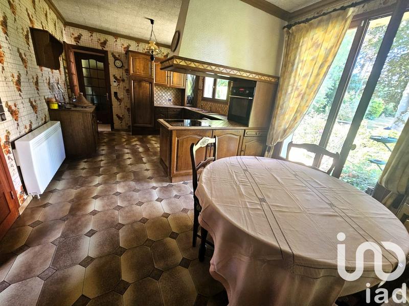 Maison - 225 m² - 8 pièces