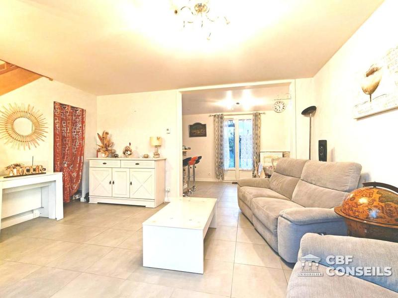 Maison - 95 m² - 5 pièces