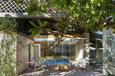 Corps de ferme - 225 m² - 6 pièces