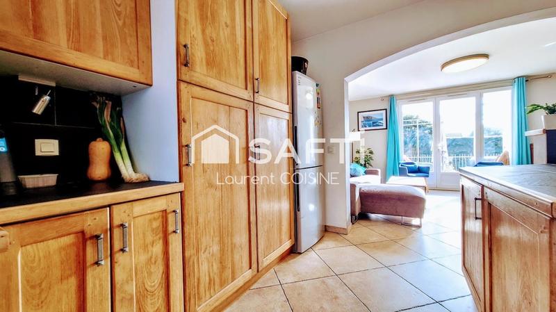 Maison - 238 m² - 6 pièces