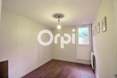 Appartement - 98 m² - 6 pièces