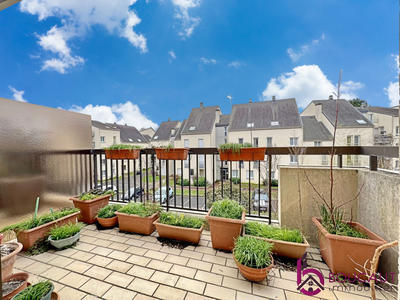 Appartement - 90 m² - 4 pièces