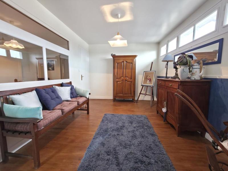 Maison - 280 m² - 9 pièces