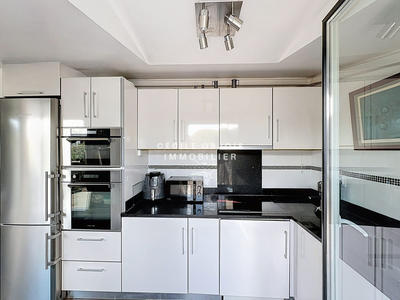 Appartement - 90 m² - 4 pièces