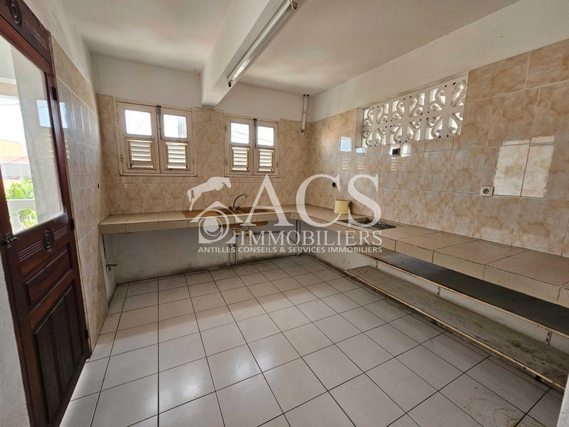 Immeuble - 263 m² - 9 pièces