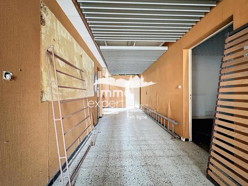 Local d'activité / Entrepôt - 694 m² - 5 pièces