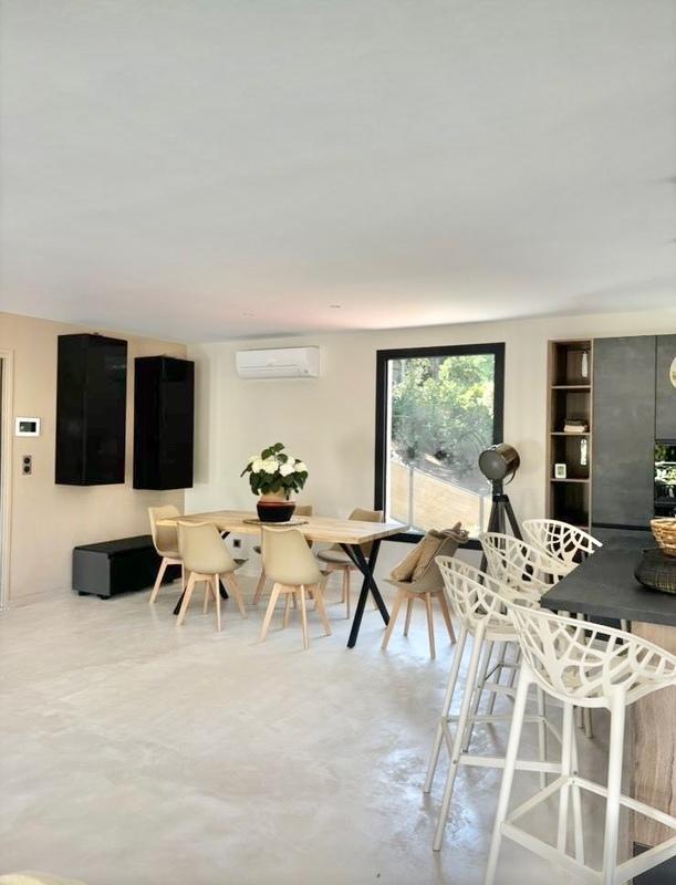 Maison - 180 m² - 6 pièces