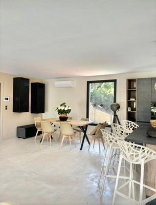 Maison - 180 m² - 6 pièces