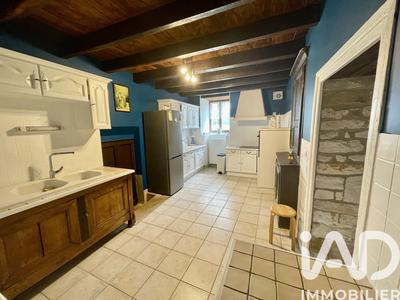 Maison - 256 m² - 8 pièces