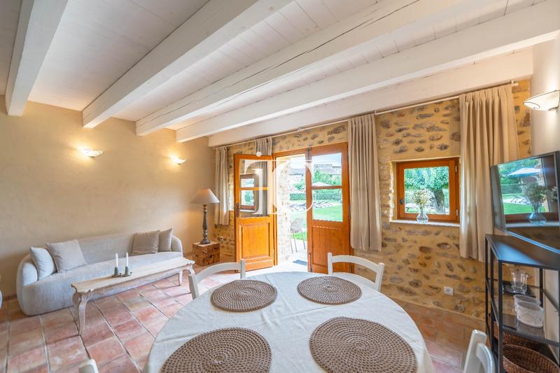 Maison - 537 m² - 12 pièces