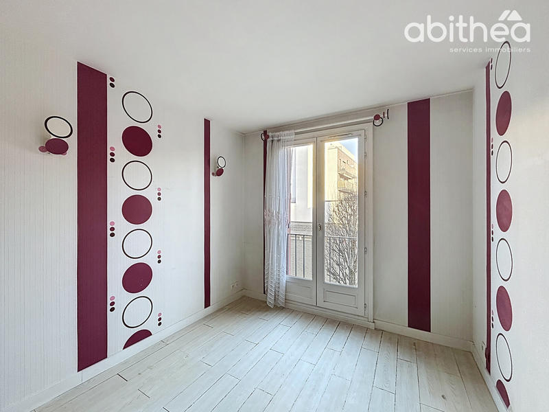 Appartement - 79 m² - 5 pièces