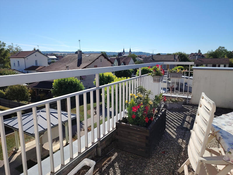 Appartement - 97 m² - 5 pièces