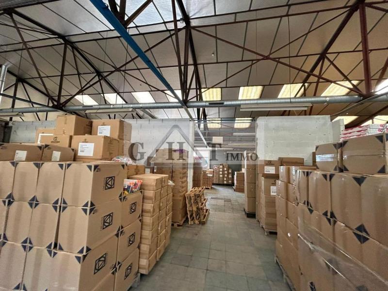 Entrepôt - 1 272 m²