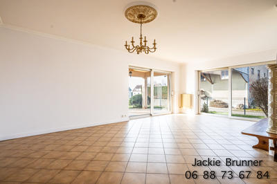 Maison - 220 m² - 6 pièces