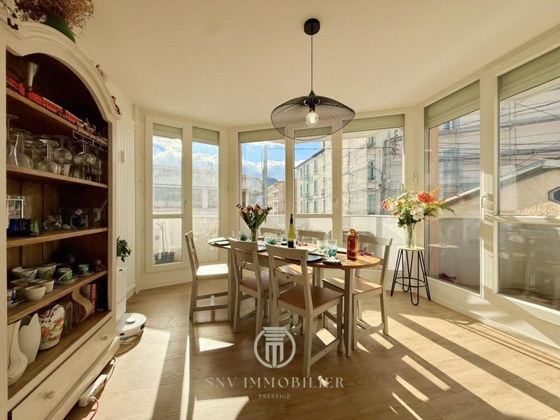 Appartement - 93 m² - 5 pièces