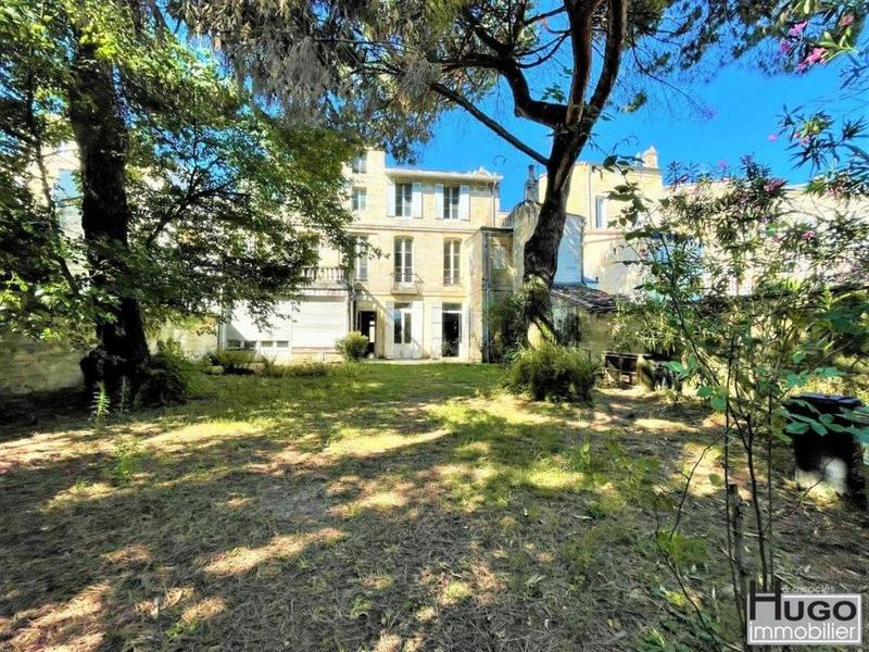 Hôtel particulier - 485 m² - 16 pièces
