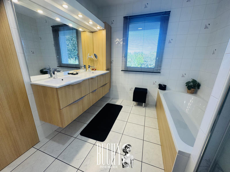 Maison - 146 m² - 6 pièces