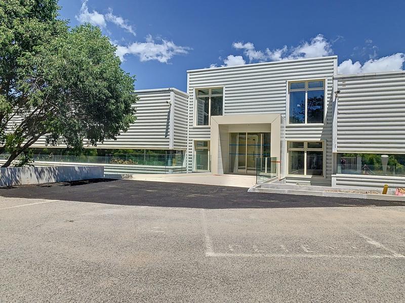 Local commercial - 408 m² - 7 pièces