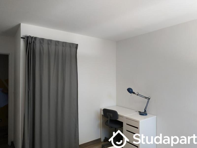 Chambre - 10 m² - 1 pièce