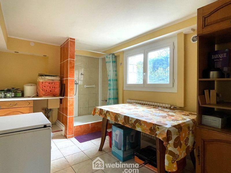 Maison - 181 m² - 9 pièces