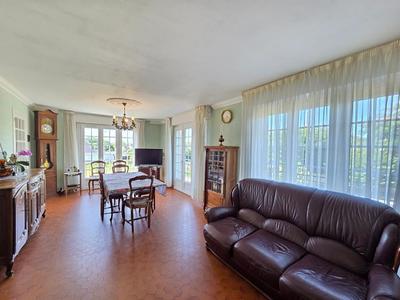 Maison - 140 m² - 6 pièces