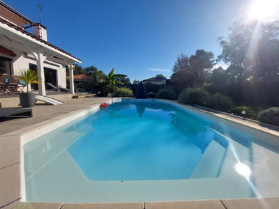 Maison - 250 m² - 9 pièces