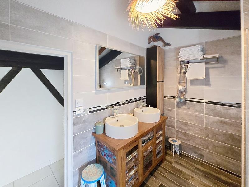 Maison - 160 m² - 9 pièces