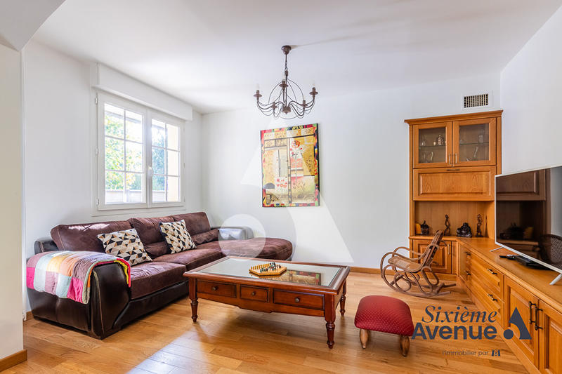 Maison - 189 m² - 8 pièces