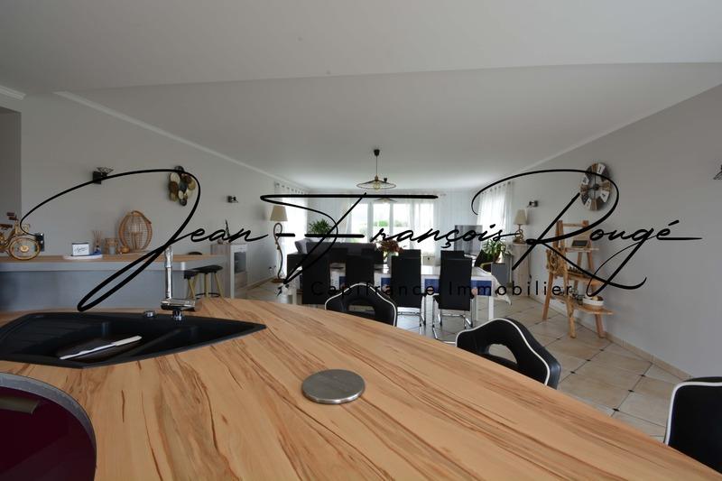 Maison - 235 m² - 9 pièces