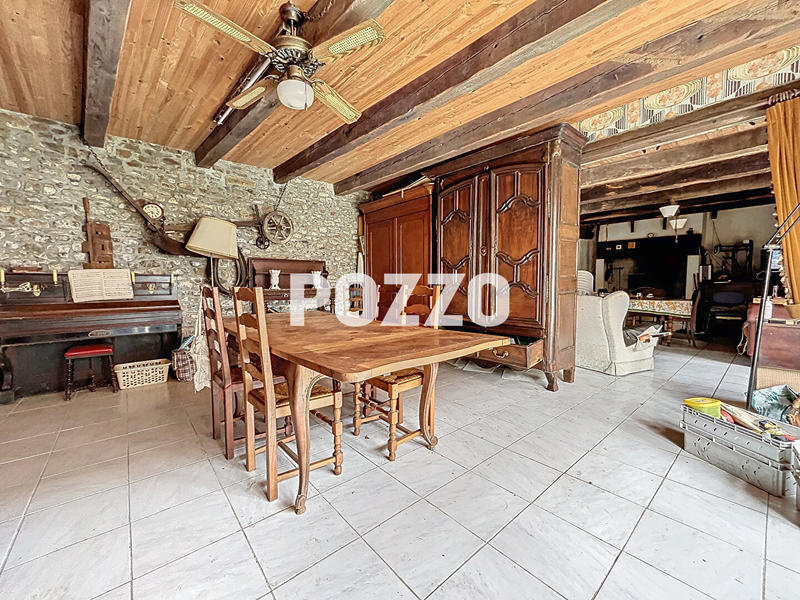 Maison - 195 m² - 8 pièces