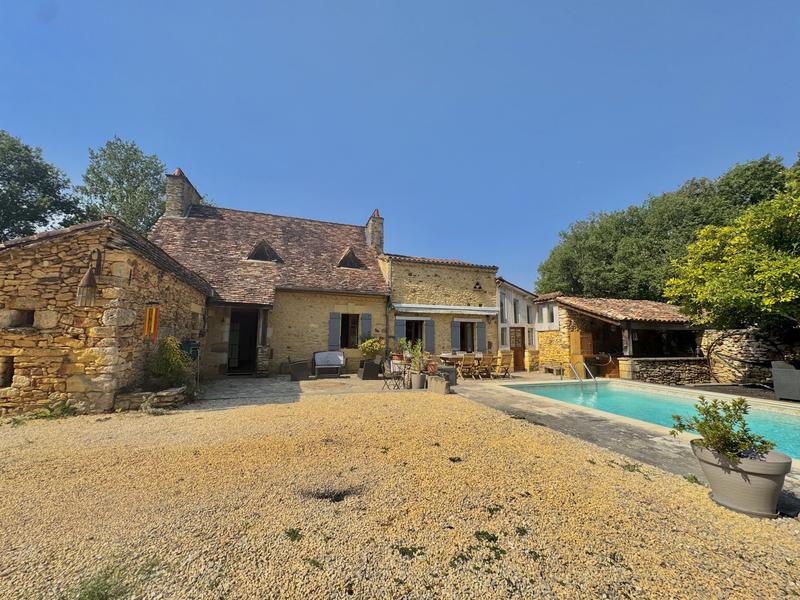 Maison traditionnelle - 174 m² - 7 pièces