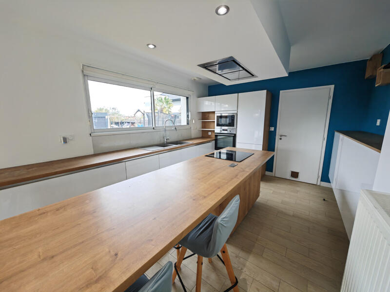 Maison - 140 m² - 5 pièces