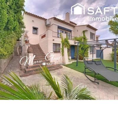 Maison - 198 m² - 8 pièces