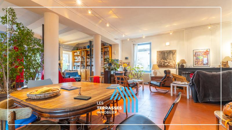 Appartement - 260 m² - 8 pièces