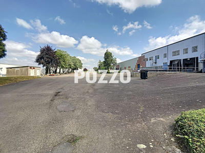 Local d'activité / Entrepôt - 260 m²