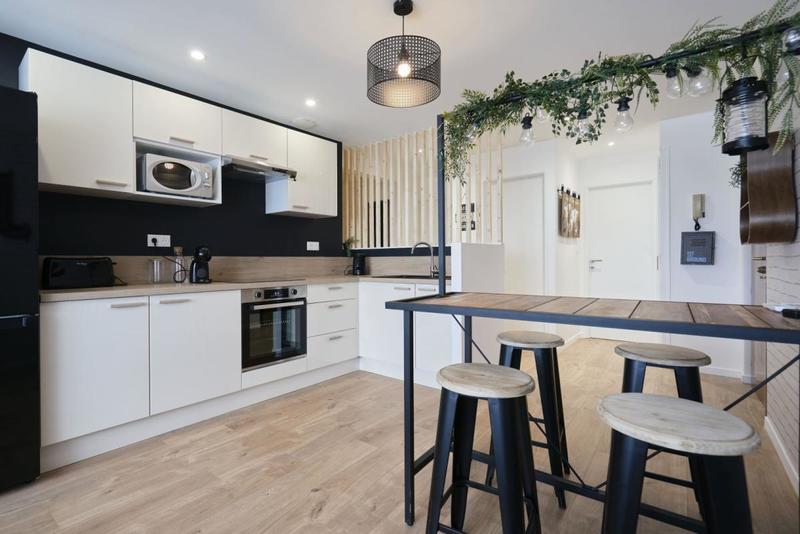 Appartement - 85 m² - 5 pièces