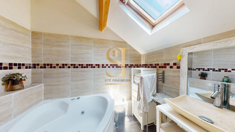 Maison - 163 m² - 6 pièces