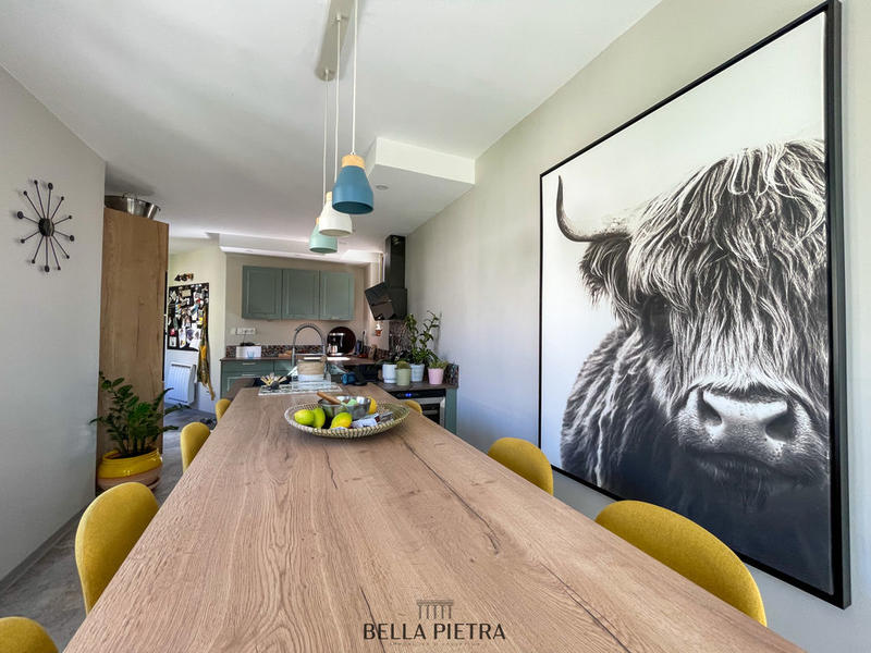 Maison - 271 m² - 9 pièces